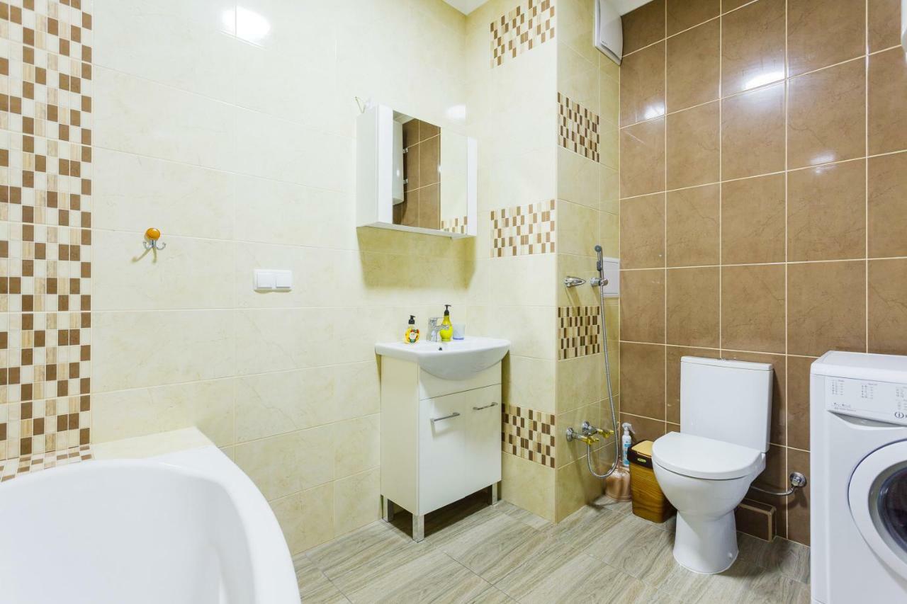 Солнечная Квартира На Ломоносова 71, Вднх Kyiv Exterior photo